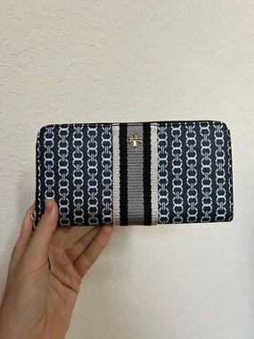 Tory Burch Zip Around Wallet